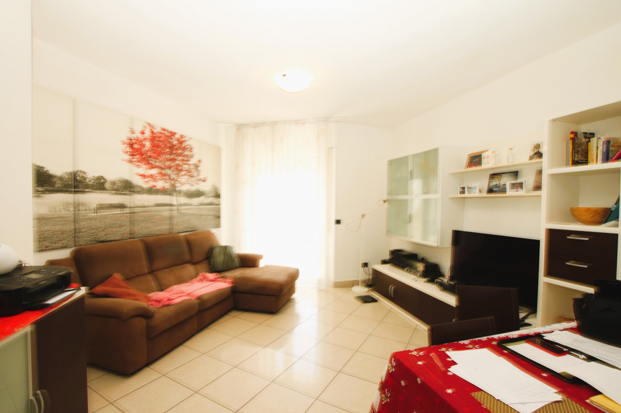 Trilocale in via Parma con due balconi