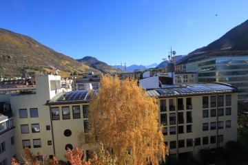 TRILOCALE IN ZONA CENTRALE CON VISTA SULLE DOLOMITI