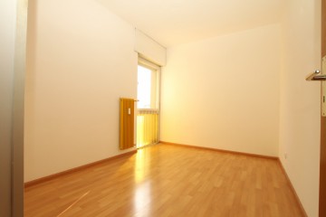 AMPIO QUADRILOCALE IN VIA ROEN