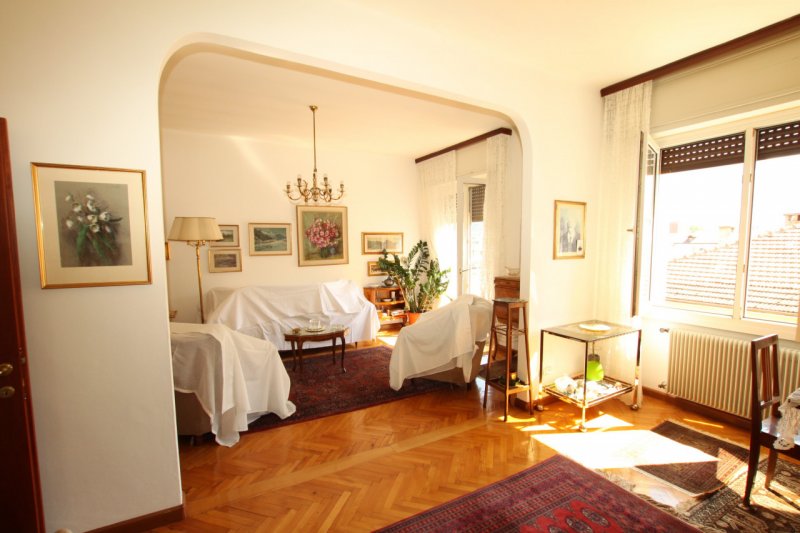 Quadrilocale luminoso con garage e doppio affaccio esterno in VIA FIRENZE - Via Firenze - Florenzerstraße