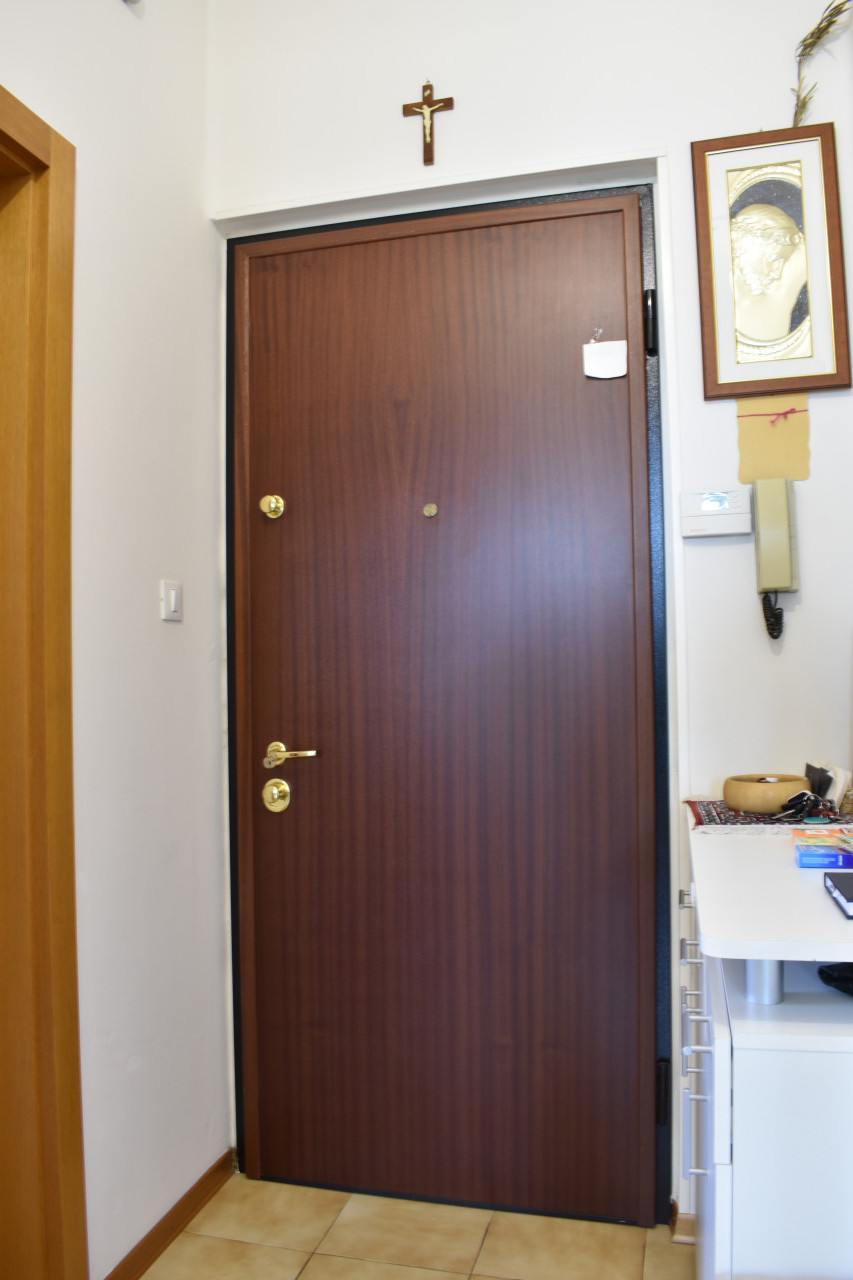 AV24011 -Grande trilocale con parcheggio privato - via Claudia Augusta