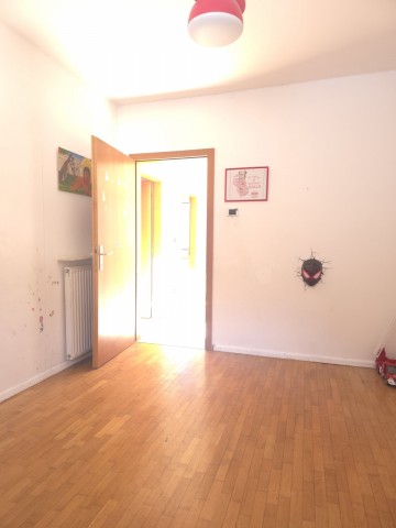 Appartamento Trilocale in Vendita a Laives - - Via Mozart