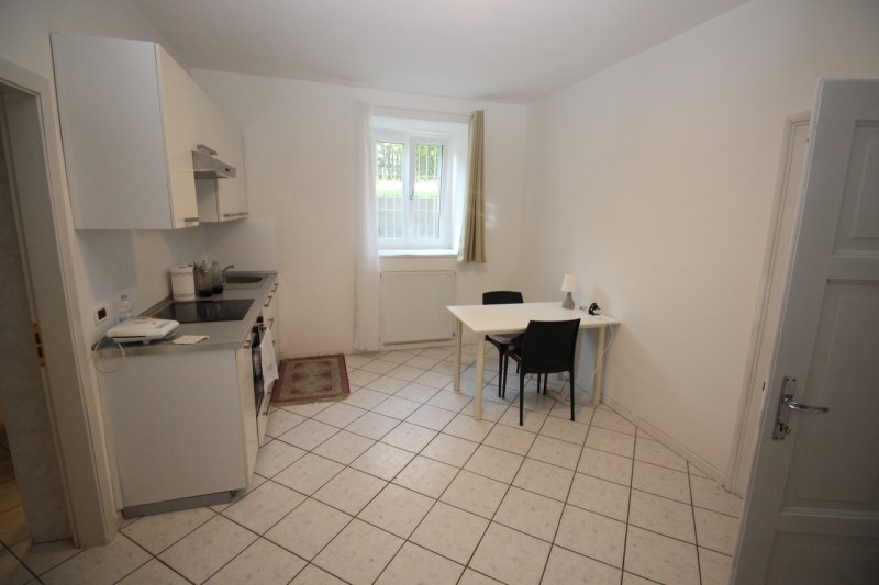 Elegante Bilocale Locato in Vendita a Gries Alta, Bolzano - Via Montello - Montellostraße a BOLZANO